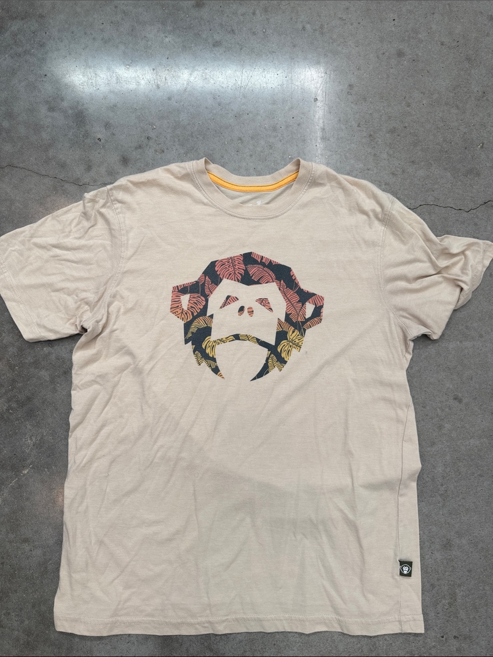 Howler Bros Graphic Logo T-Shirt Mens Medium Cream Tropical Monkey Tee